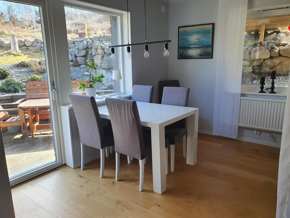 Skaergardsidyll Pa Bjoerkoe Med Gangavstand Till Havet Skarvik Exterior foto
