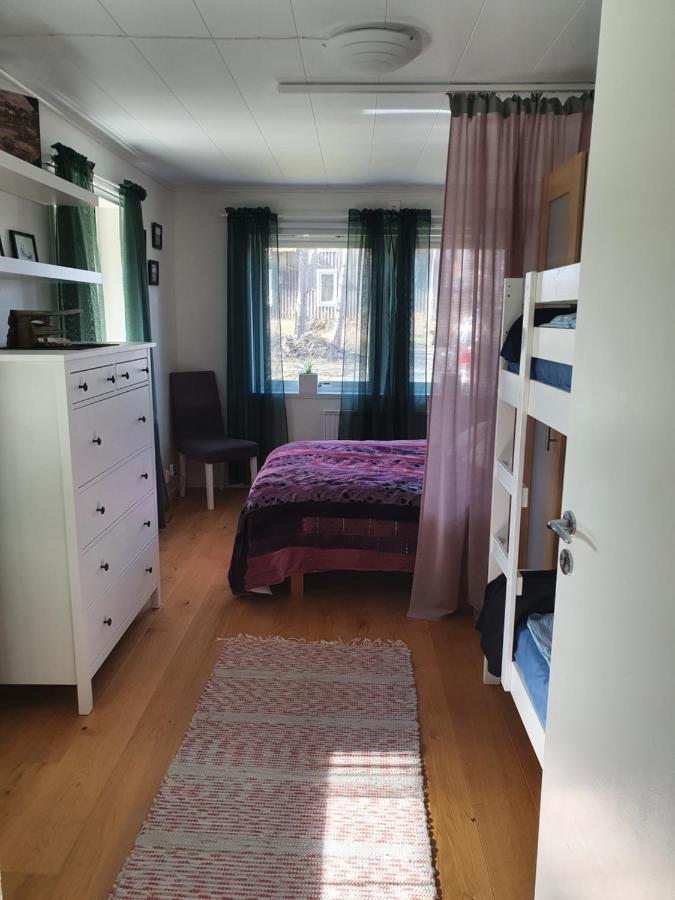 Skaergardsidyll Pa Bjoerkoe Med Gangavstand Till Havet Skarvik Exterior foto