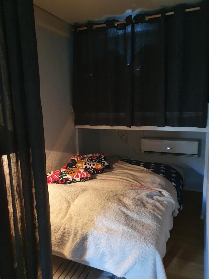 Skaergardsidyll Pa Bjoerkoe Med Gangavstand Till Havet Skarvik Exterior foto