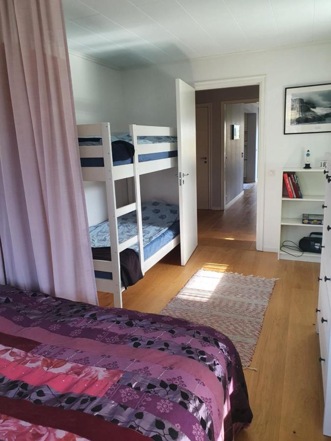 Skaergardsidyll Pa Bjoerkoe Med Gangavstand Till Havet Skarvik Exterior foto