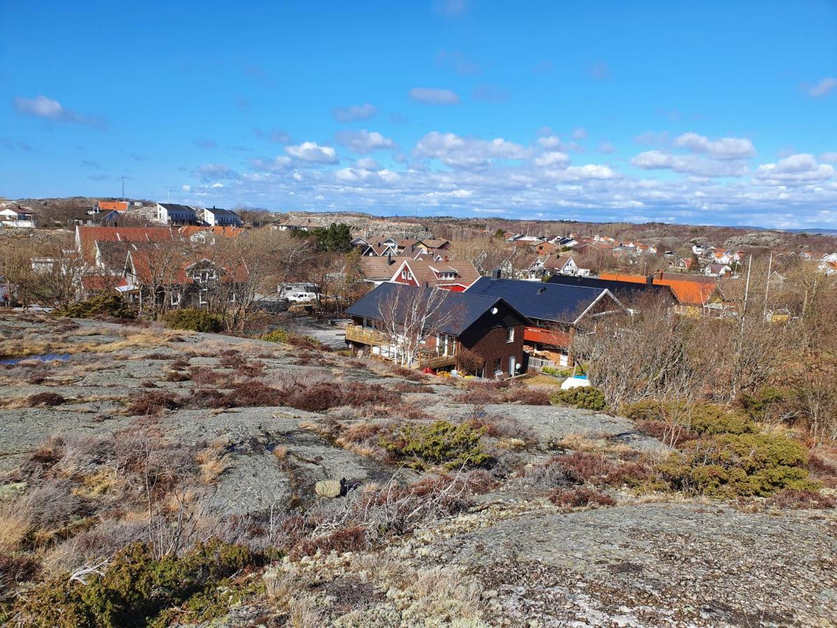 Skaergardsidyll Pa Bjoerkoe Med Gangavstand Till Havet Skarvik Exterior foto