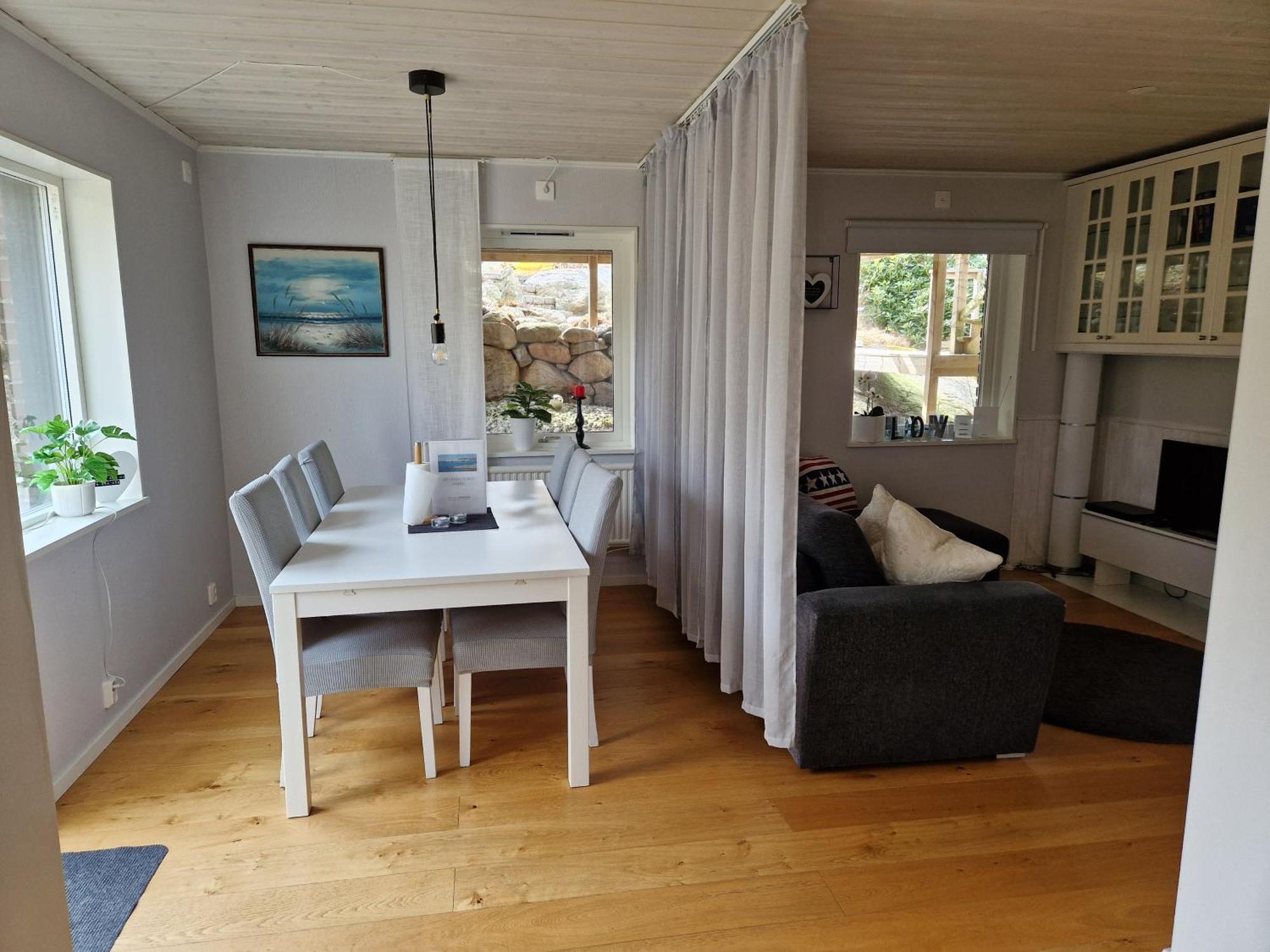 Skaergardsidyll Pa Bjoerkoe Med Gangavstand Till Havet Skarvik Exterior foto
